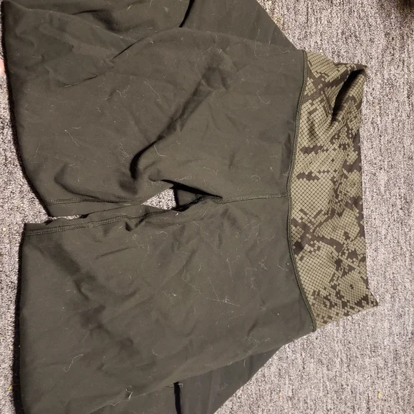 Lululemon - Picture 1 of 2